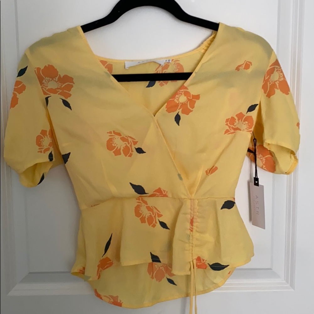 super cute flowy crop top new with tags